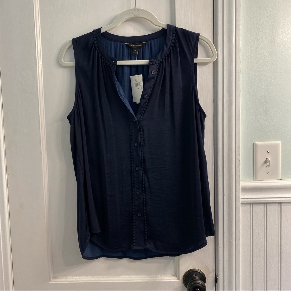 Banana Republic Factory silky sleeveless blouse  • Navy • Size Medium
